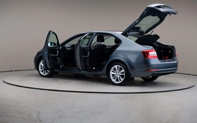 Skoda Octavia cena 71899 przebieg: 65248, rok produkcji 2019 z Warszawa małe 211